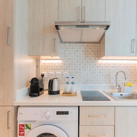Studio With Pool And Private Beach Access On Palm Jumeirah Dubái Exterior foto