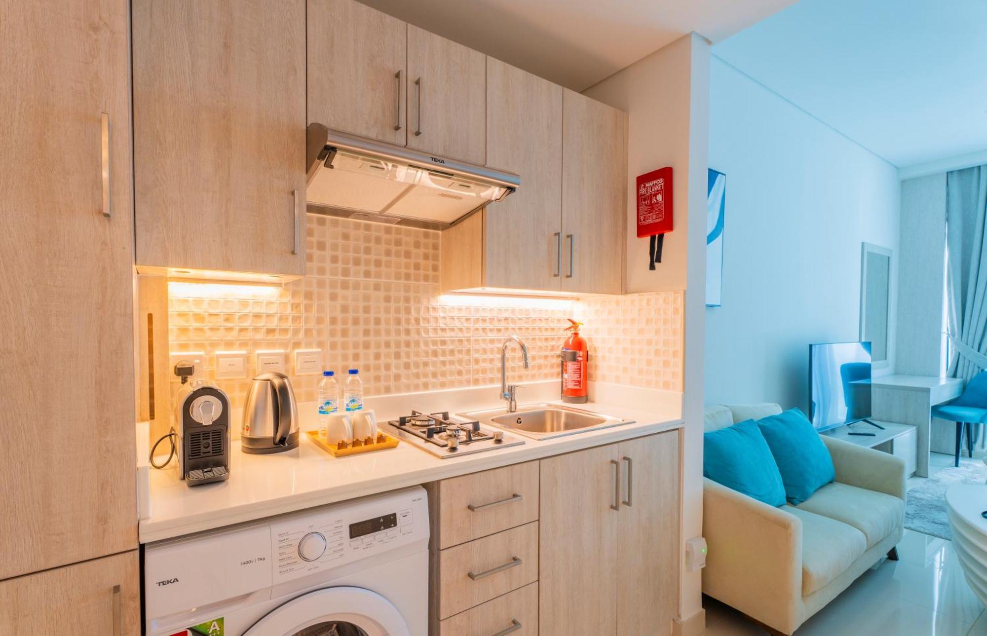 Studio With Pool And Private Beach Access On Palm Jumeirah Dubái Exterior foto