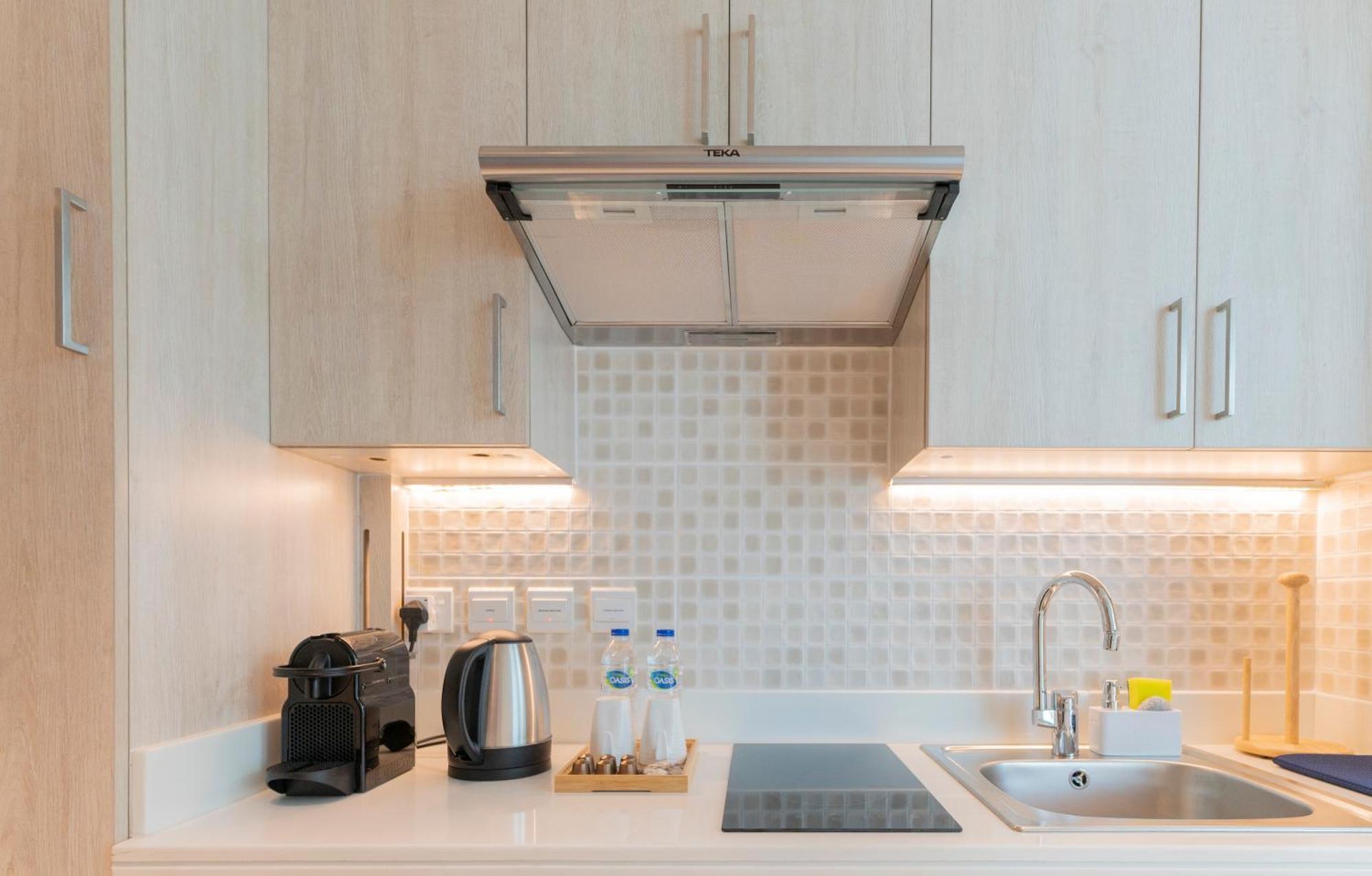 Studio With Pool And Private Beach Access On Palm Jumeirah Dubái Exterior foto