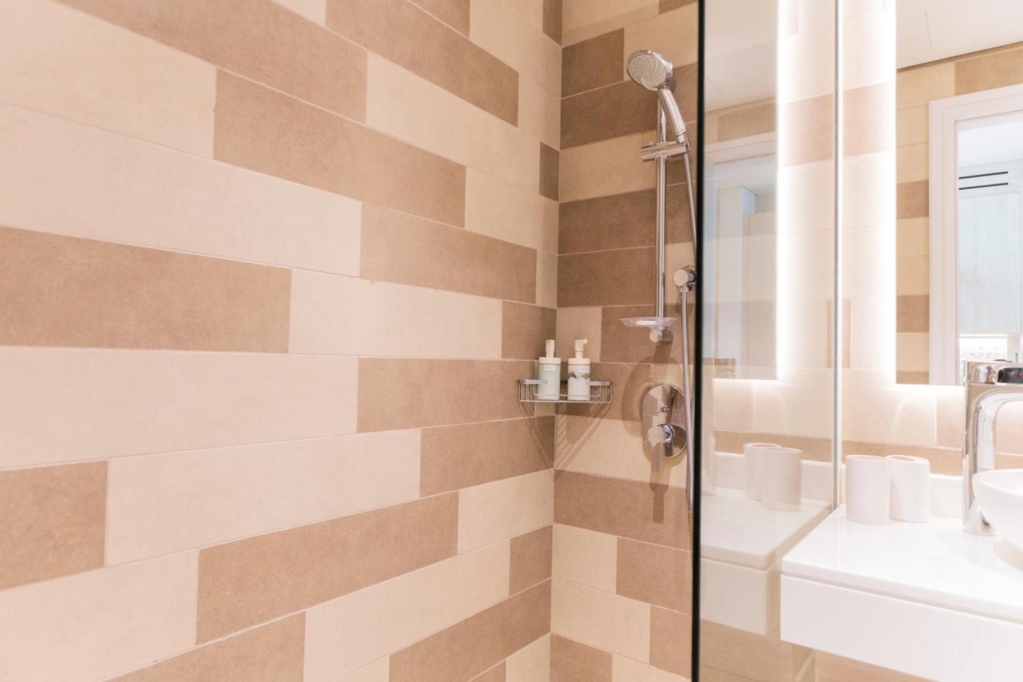 Studio With Pool And Private Beach Access On Palm Jumeirah Dubái Exterior foto